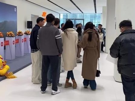 小米汽车门店直播